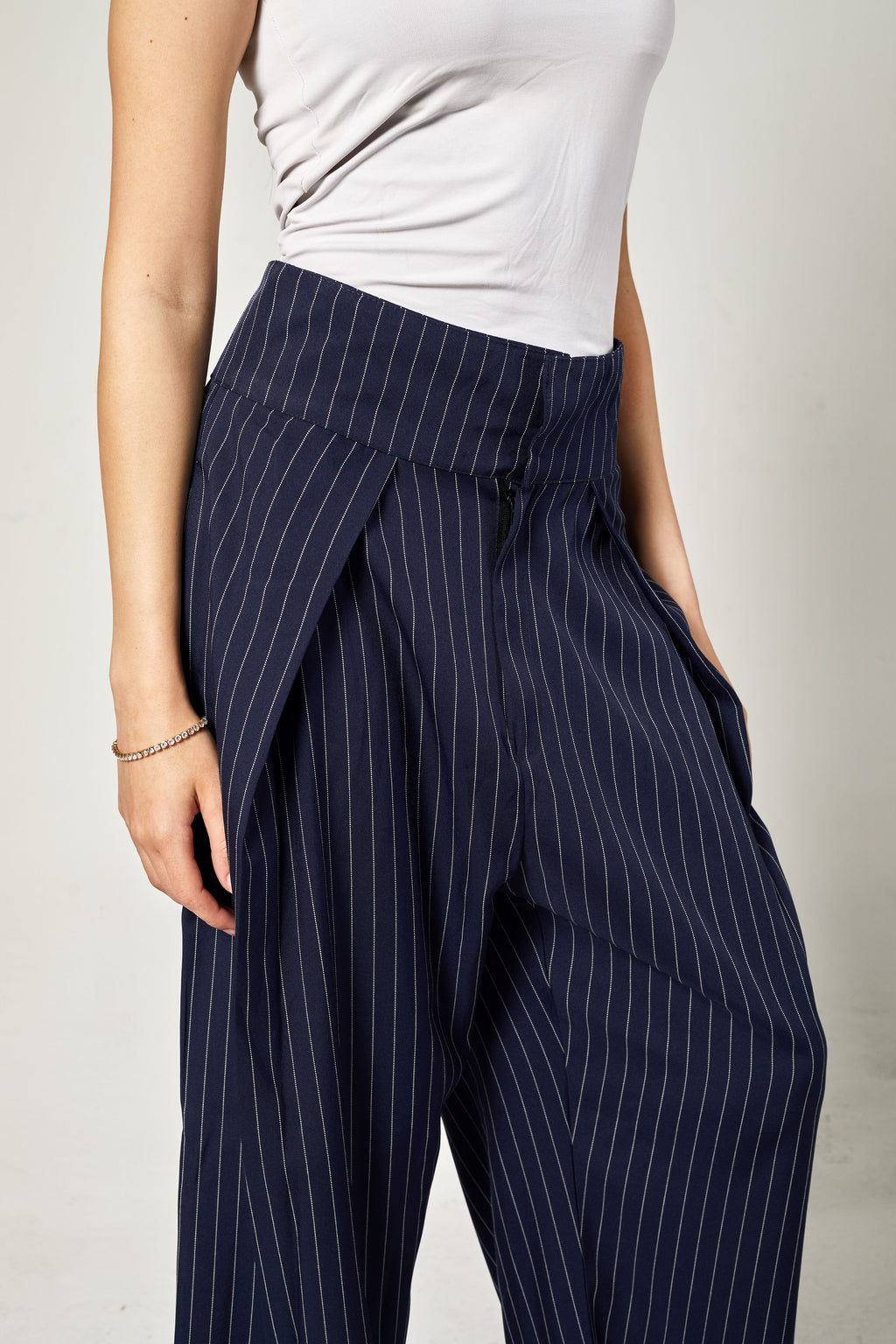 BALLOON PLEATED TROUSERS
